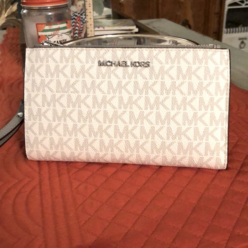 Michael Kors Smart Phone Wallet